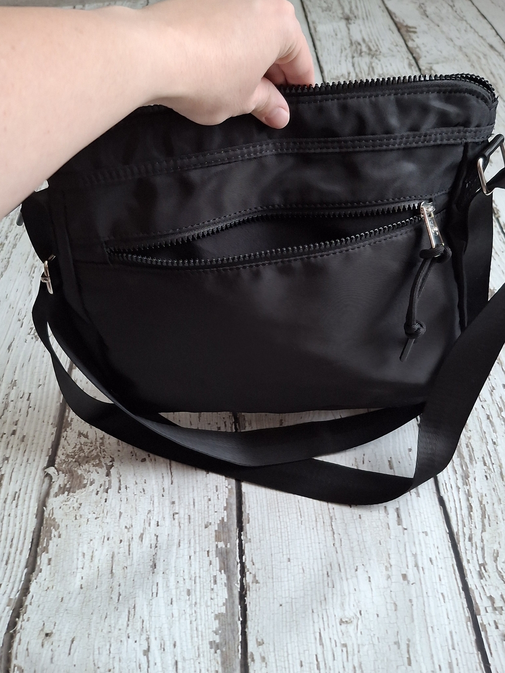 BearPaw Black Crossbody Sling Bag - Casual Everyday Carry Womens - Picture 4 of 5